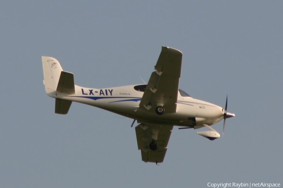(Private) Cirrus SR20 (LX-AIY) | Photo 562420