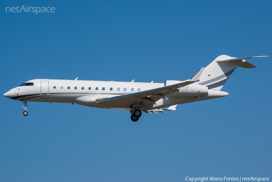 Global Jet Luxembourg Bombardier BD-700-1A10 Global Express XRS (LX-FLY) | Photo 489581