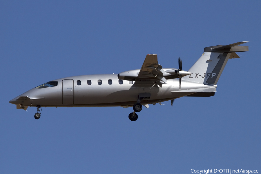 Jetfly Aviation Piaggio P.180 Avanti II (LX-JFP) | Photo 414954
