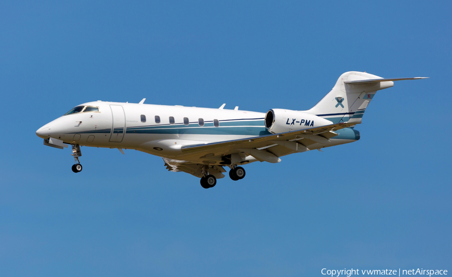 Luxaviation Bombardier BD-100-1A10 Challenger 300 (LX-PMA) | Photo 423819