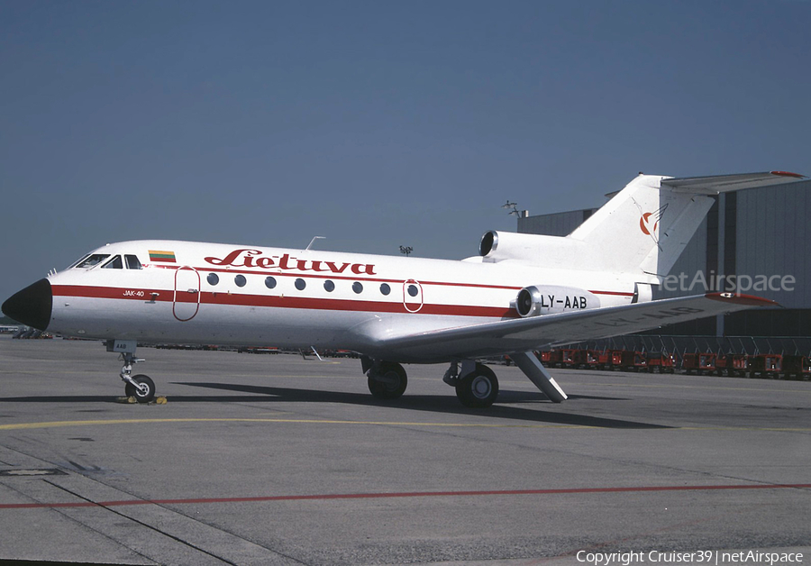 Lietuva Yakovlev Yak-40 (LY-AAB) | Photo 604335