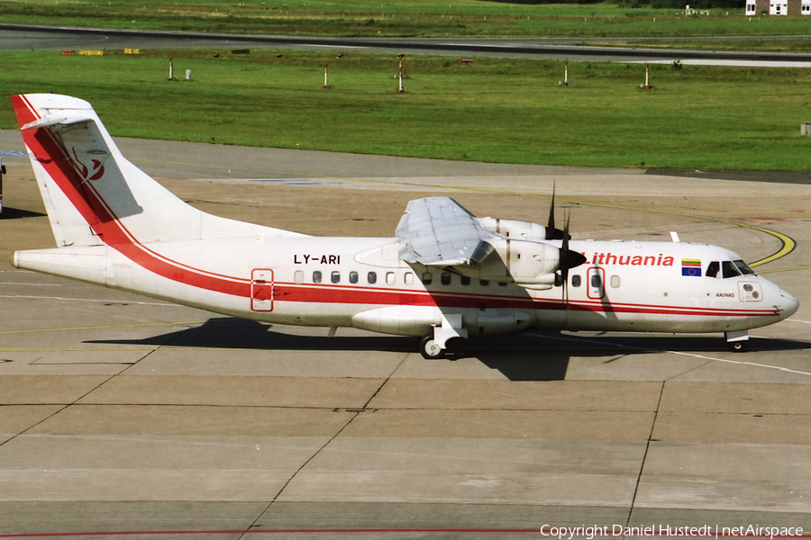 Air Lithuania ATR 42-300 (LY-ARI) | Photo 425342