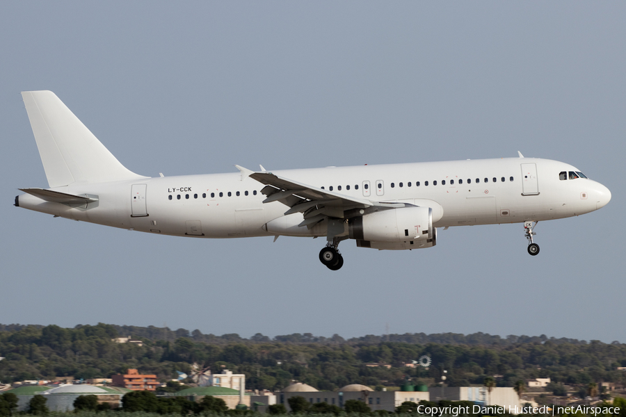 Heston Airlines Airbus A320-232 (LY-CCK) | Photo 525399