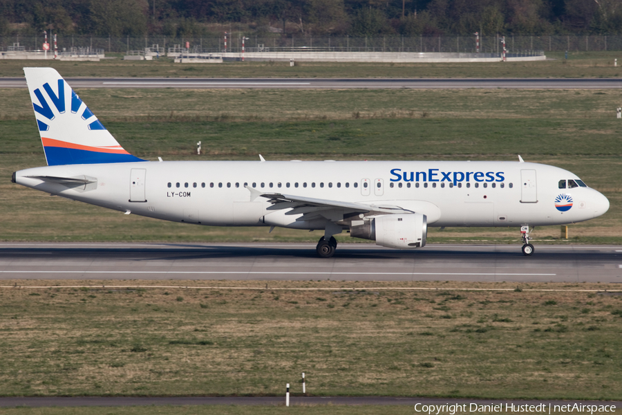 SunExpress (Avion Express) Airbus A320-212 (LY-COM) | Photo 425651