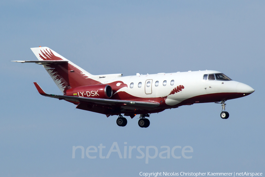 Classic Jet Raytheon Hawker 850XP (LY-DSK) | Photo 100331