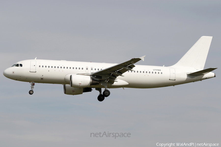 GetJet Airlines Airbus A320-214 (LY-FAS) | Photo 619504