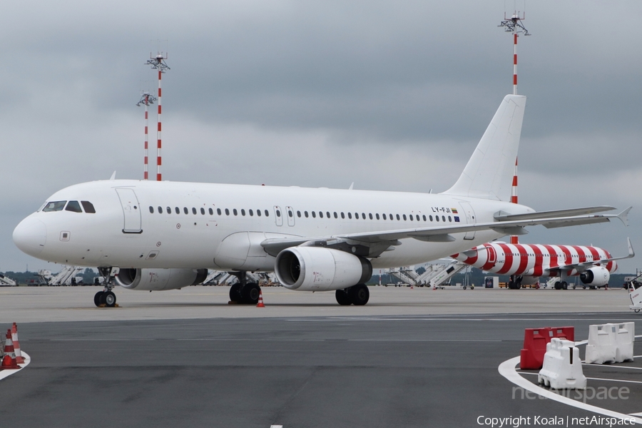 Heston Airlines Airbus A320-232 (LY-FJI) | Photo 625556