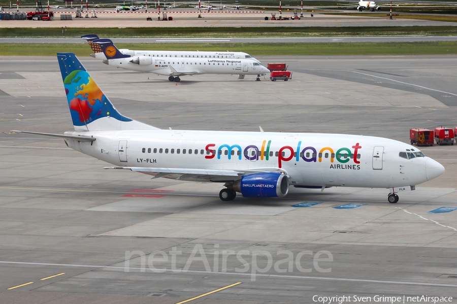 Small Planet Airlines Boeing 737-382 (LY-FLH) | Photo 35676
