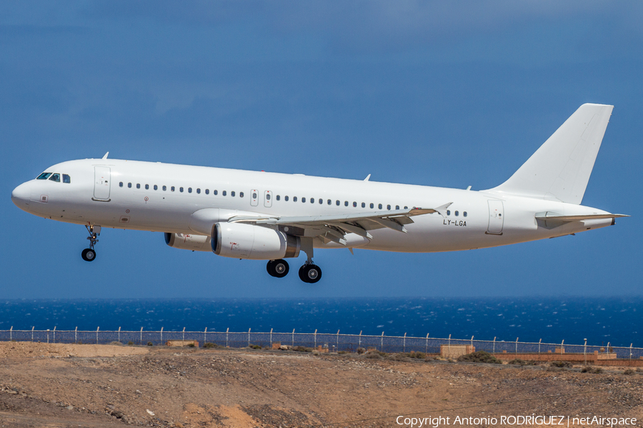 Global Airways Airbus A320-232 (LY-LGA) | Photo 509070