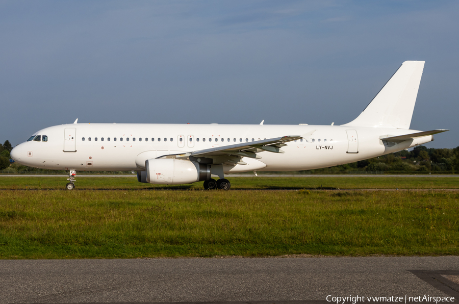 Avion Express Airbus A320-232 (LY-NVJ) | Photo 639829