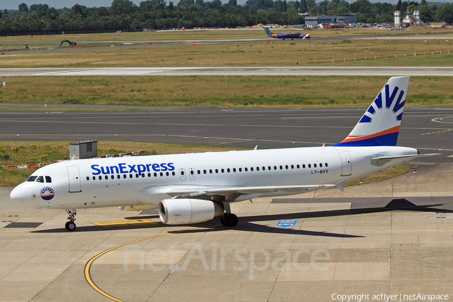 SunExpress (Avion Express) Airbus A320-232 (LY-NVV) | Photo 343457
