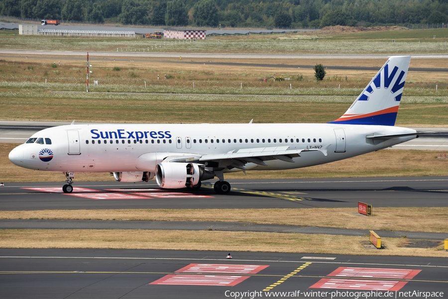 SunExpress (Avion Express) Airbus A320-214 (LY-NVZ) | Photo 395529