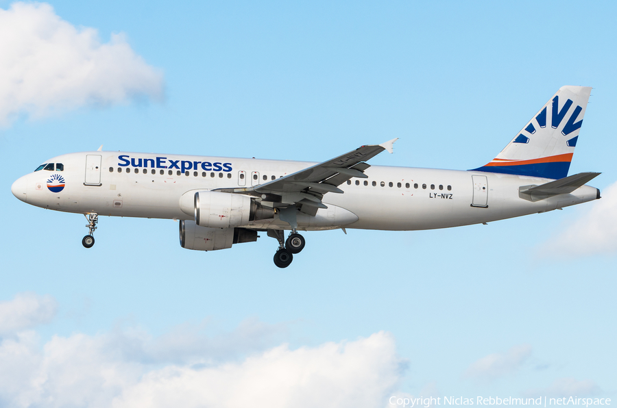 SunExpress (Avion Express) Airbus A320-214 (LY-NVZ) | Photo 334013