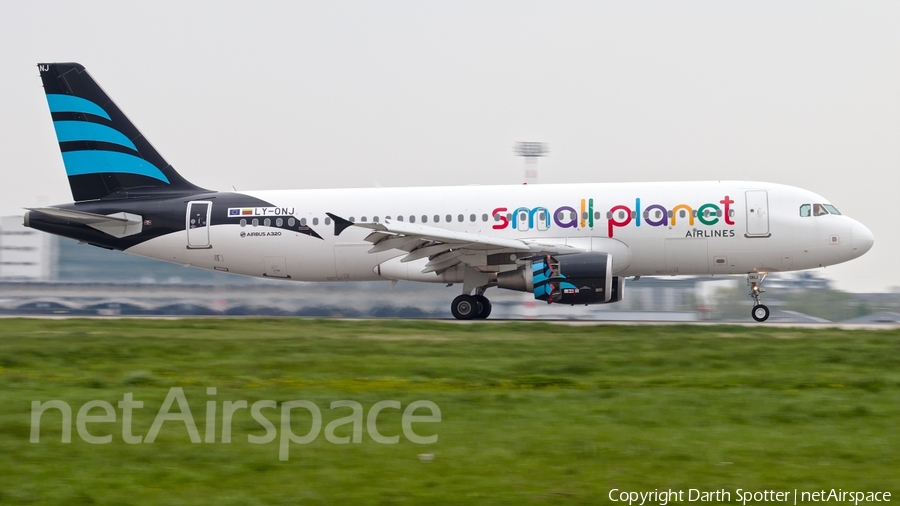 Small Planet Airlines Airbus A320-214 (LY-ONJ) | Photo 158594
