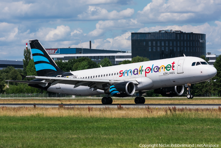 Small Planet Airlines Airbus A320-214 (LY-ONJ) | Photo 250176