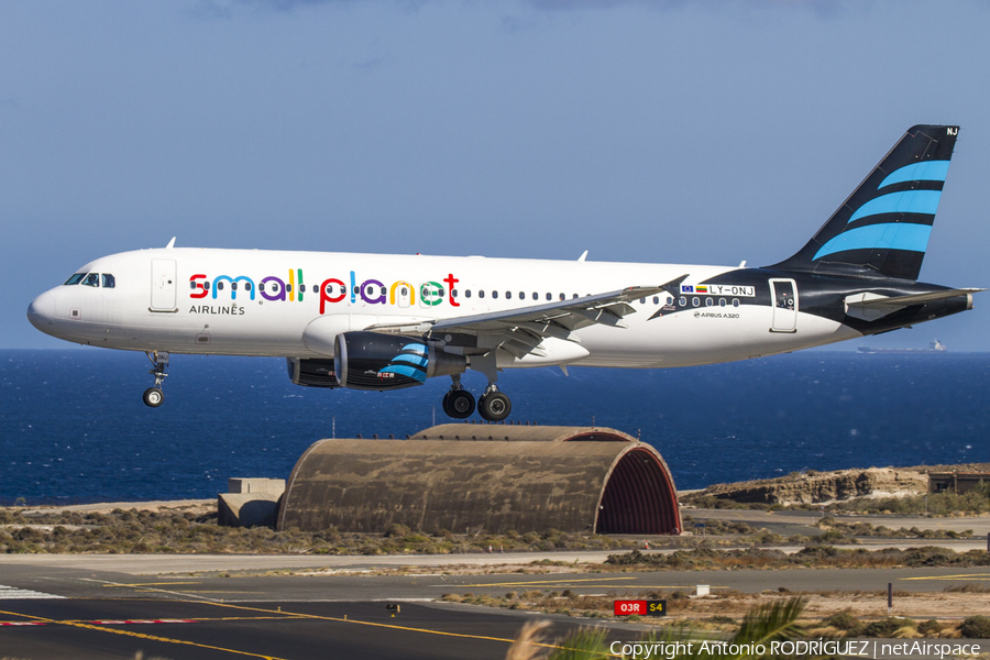 Small Planet Airlines Airbus A320-214 (LY-ONJ) | Photo 125045