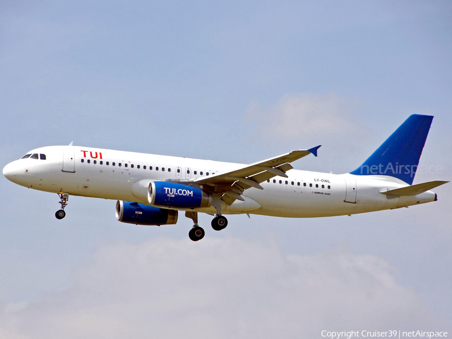 TUI Airlines Netherlands (GetJet Airlines) Airbus A320-232 (LY-OWL) | Photo 377062