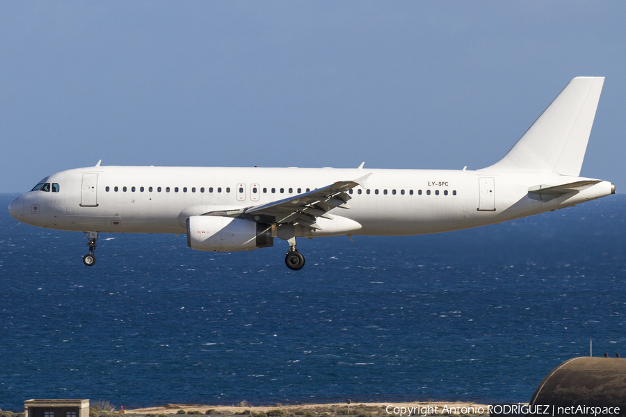 Grand Cru Airlines Airbus A320-231 (LY-SPC) | Photo 209211