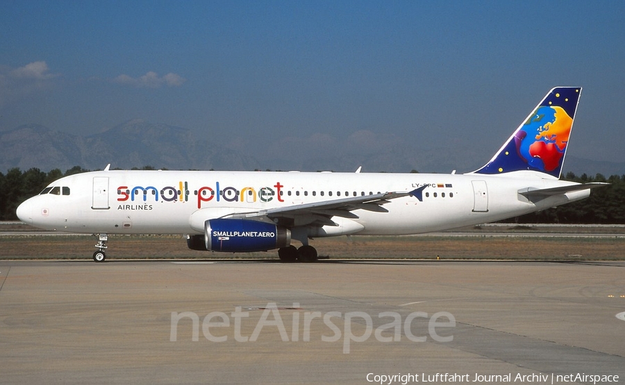 Small Planet Airlines Airbus A320-231 (LY-SPC) | Photo 402005