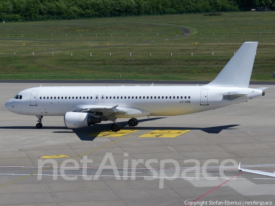 Condor (Avion Express) Airbus A320-214 (LY-VEB) | Photo 242550