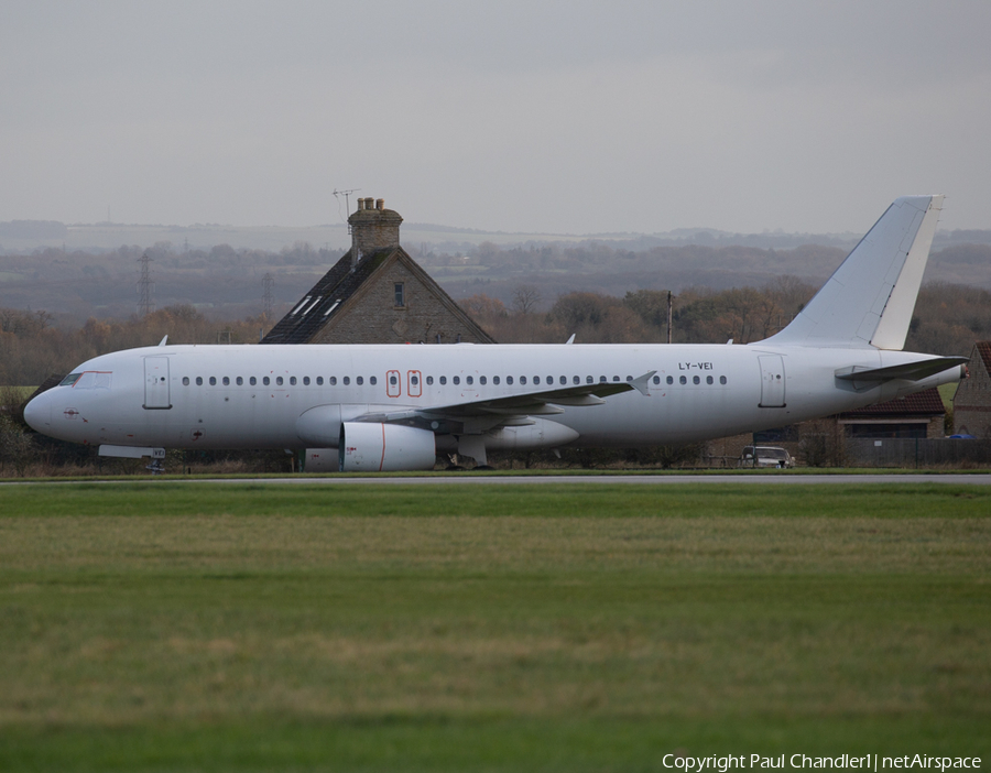 Avion Express Airbus A320-233 (LY-VEI) | Photo 481905