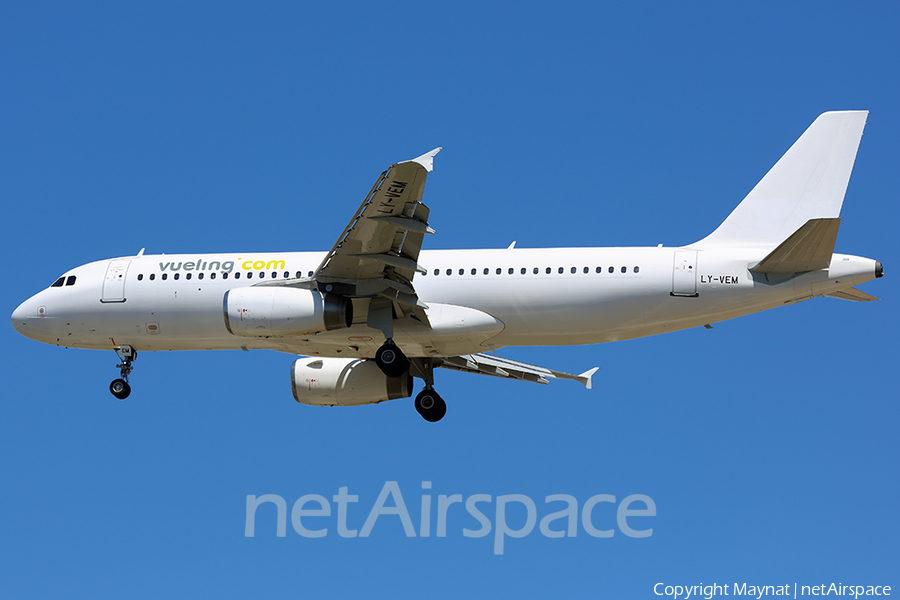 Vueling Airbus A320-233 (LY-VEM) | Photo 388849