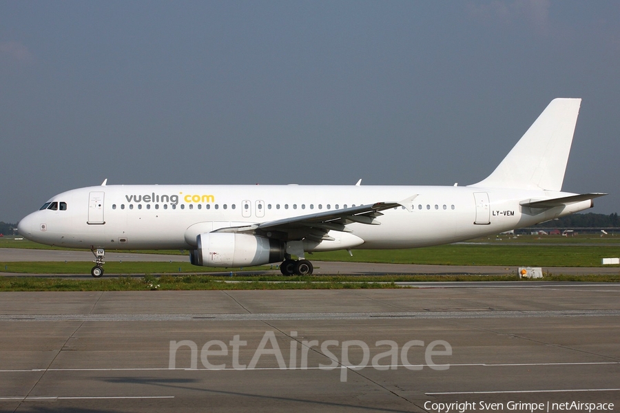 Vueling Airbus A320-233 (LY-VEM) | Photo 56291