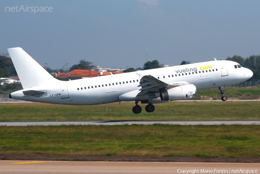 Vueling Airbus A320-233 (LY-VEM) | Photo 58065