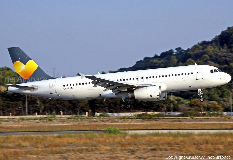 Thomas Cook Airlines (Avion Express) Airbus A320-233 (LY-VEN) | Photo 296566