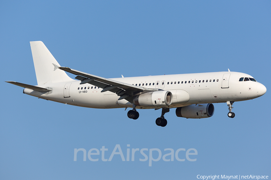 Avion Express Airbus A320-233 (LY-VEO) | Photo 341001