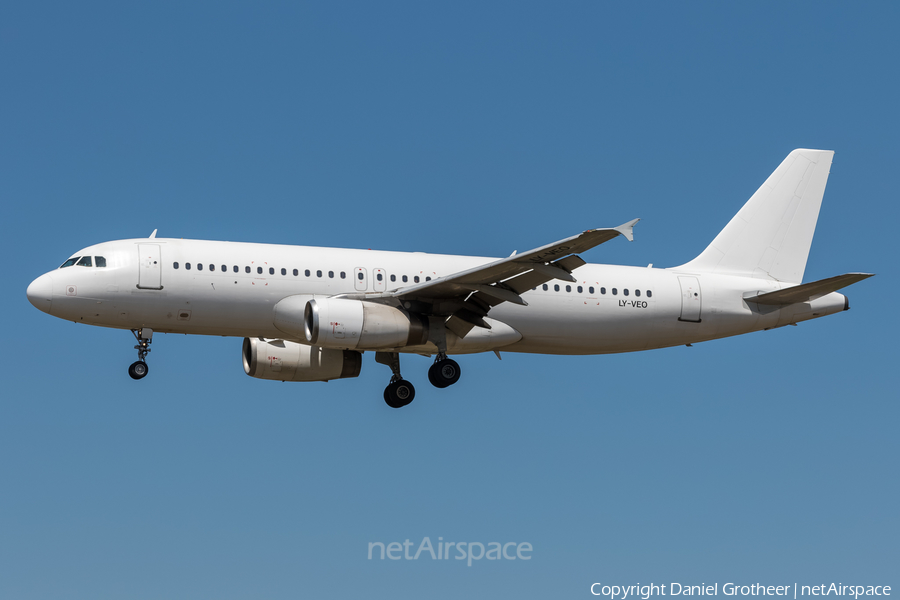 Avion Express Airbus A320-233 (LY-VEO) | Photo 93863