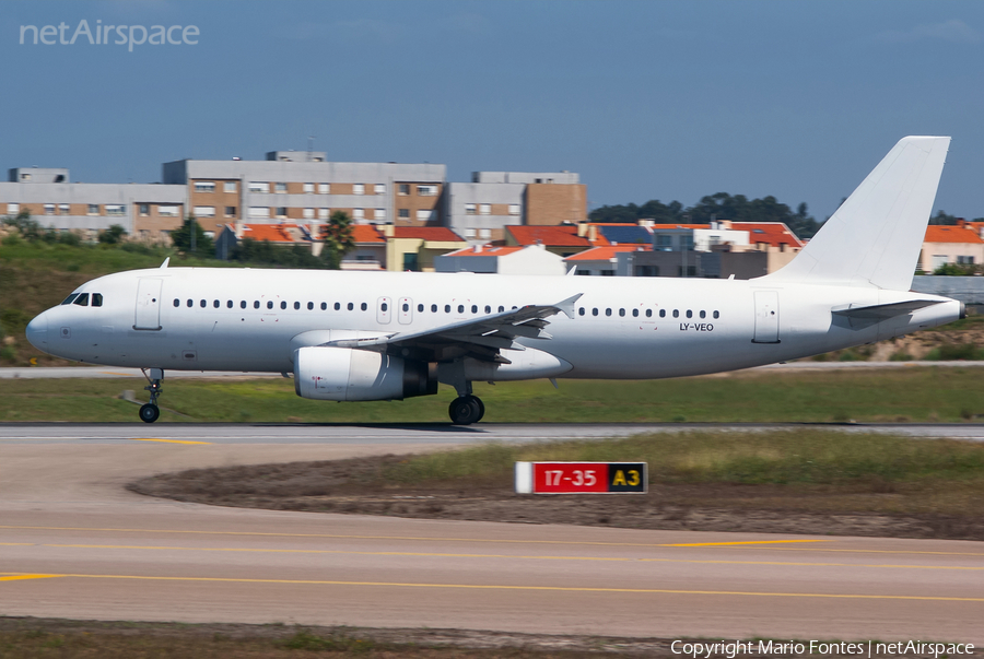 Vueling Airbus A320-233 (LY-VEO) | Photo 59022