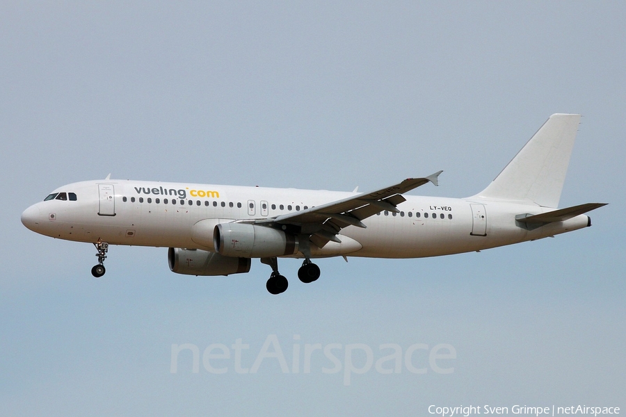 Vueling Airbus A320-232 (LY-VEQ) | Photo 50279