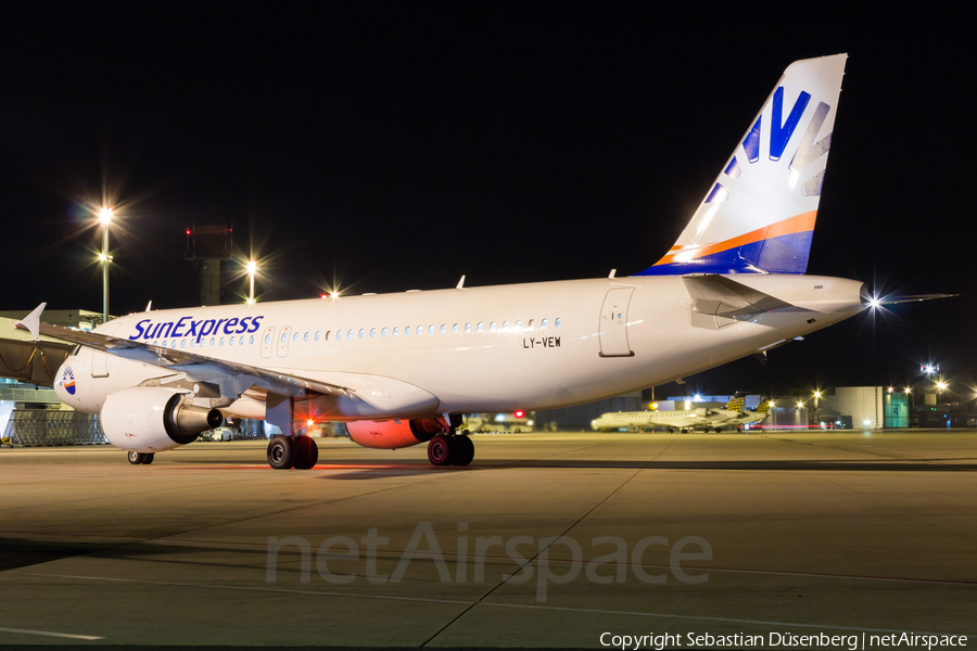 Avion Express Airbus A320-214 (LY-VEW) | Photo 258061