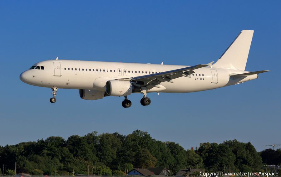Avion Express Airbus A320-214 (LY-VEW) | Photo 301920