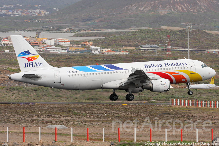 BH Air (Balkan Holidays) Airbus A320-212 (LZ-BHB) | Photo 282218