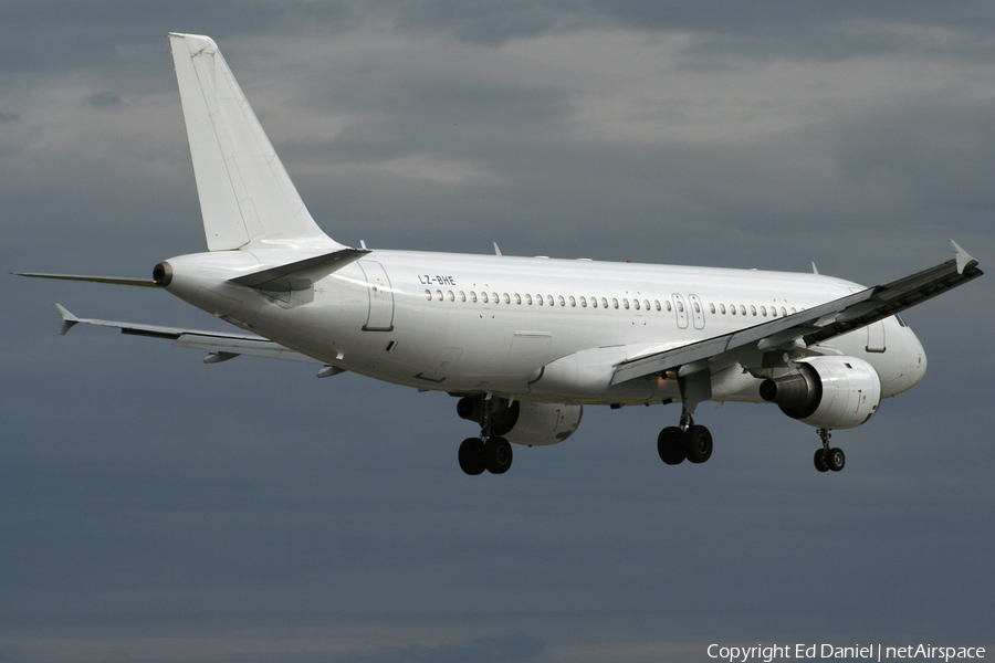 BH Air (Balkan Holidays) Airbus A320-211 (LZ-BHE) | Photo 267
