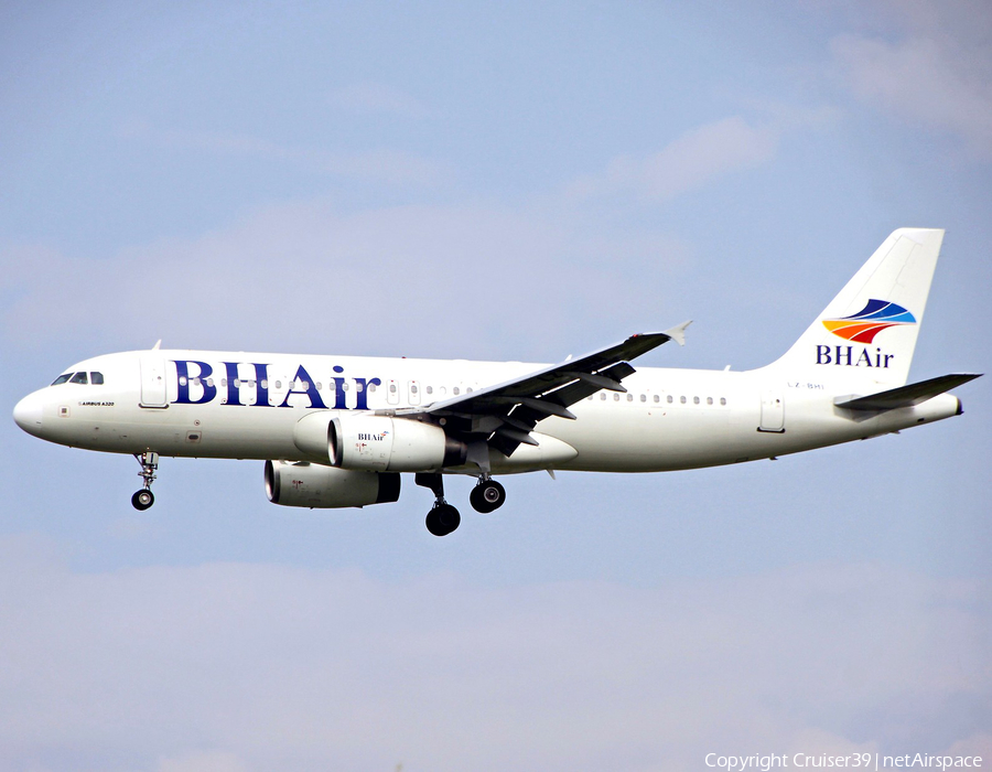 BH Air (Balkan Holidays) Airbus A320-232 (LZ-BHI) | Photo 247207