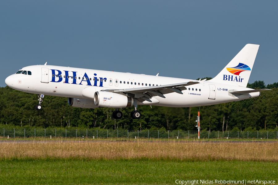 BH Air (Balkan Holidays) Airbus A320-232 (LZ-BHM) | Photo 456074