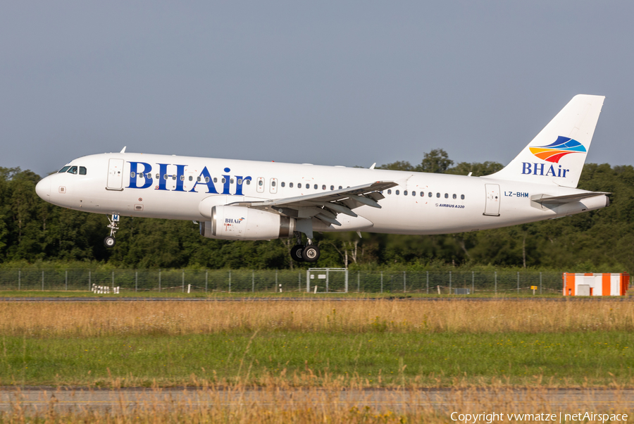 BH Air (Balkan Holidays) Airbus A320-232 (LZ-BHM) | Photo 456158
