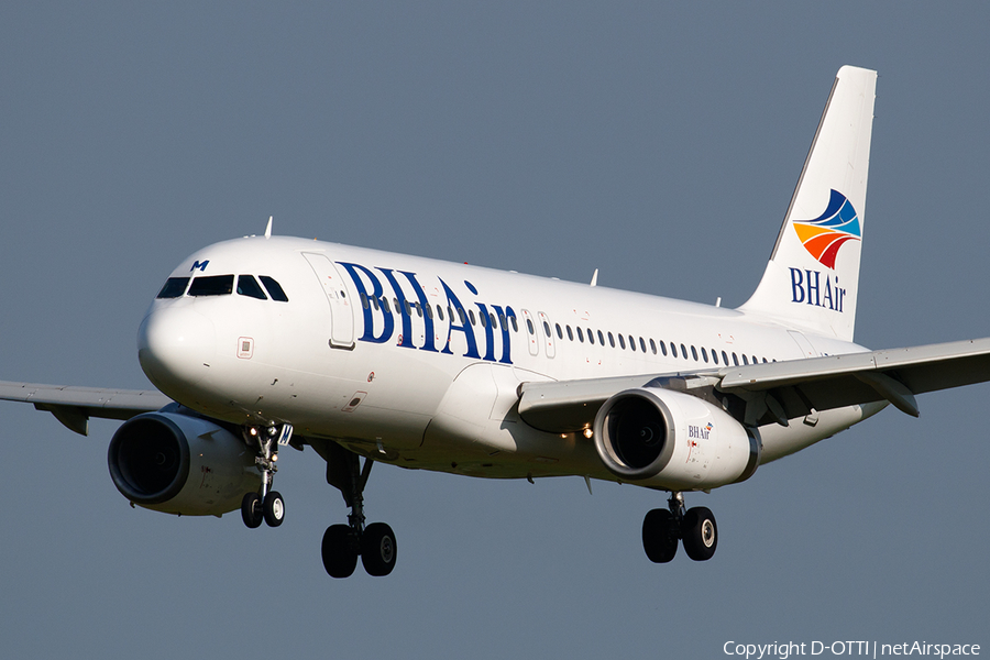 BH Air (Balkan Holidays) Airbus A320-232 (LZ-BHM) | Photo 456183