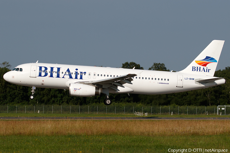 BH Air (Balkan Holidays) Airbus A320-232 (LZ-BHM) | Photo 456184