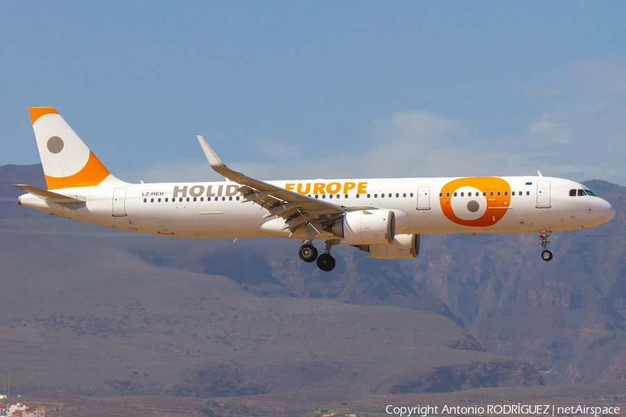Holiday Europe Airbus A321-253N (LZ-HEH) | Photo 411292