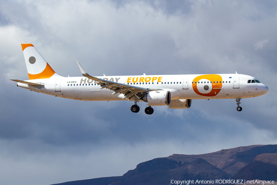 Holiday Europe Airbus A321-253N (LZ-HEH) | Photo 413148