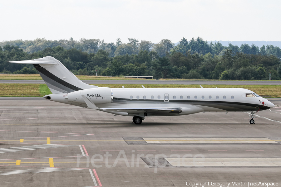 (Private) Bombardier BD-700-1A10 Global 6000 (M-AAAL) | Photo 140375