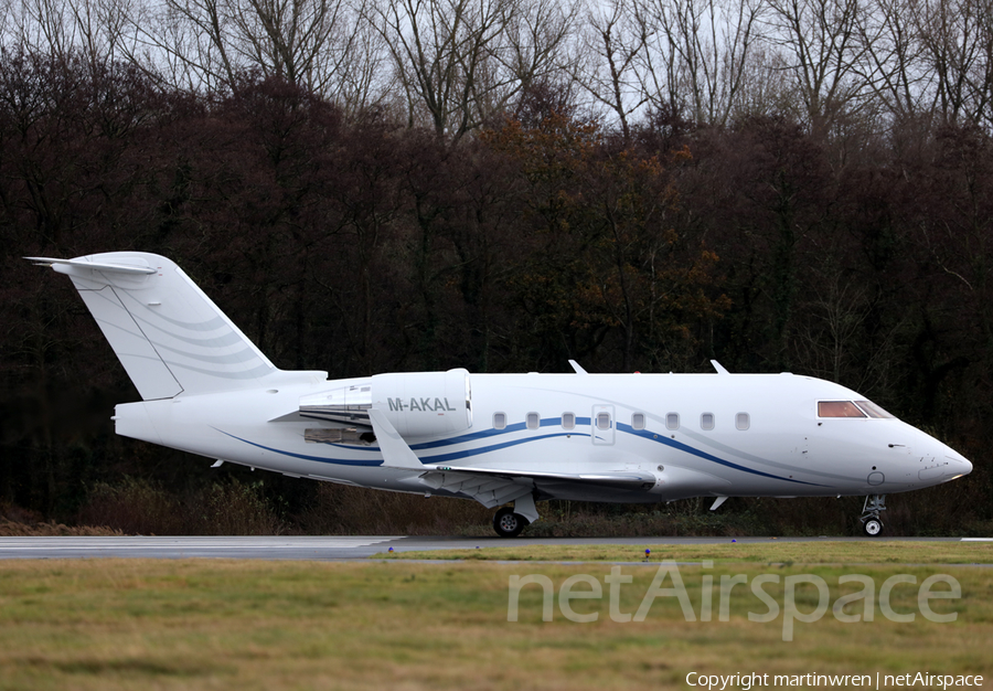 (Private) Bombardier CL-600-2B16 Challenger 604 (M-AKAL) | Photo 226830