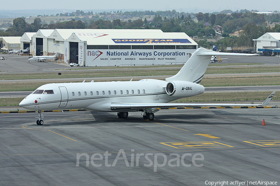 (Private) Bombardier BD-700-1A10 Global Express (M-GBAL) | Photo 202507