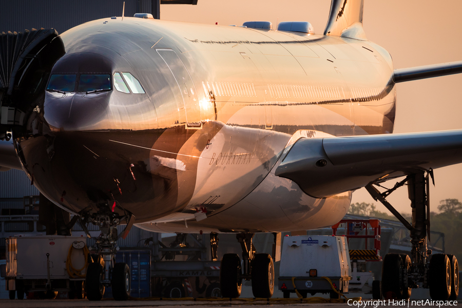Klaret Aviation Airbus A340-313X (M-IABU) | Photo 107916