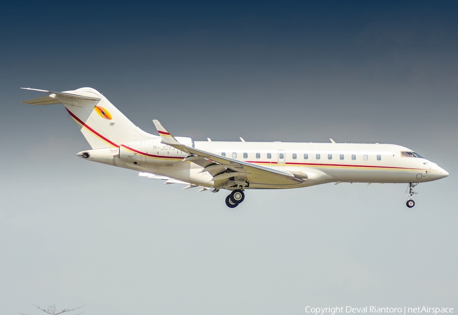 (Private) Bombardier BD-700-1A11 Global 5000 (M-JGVJ) | Photo 409974