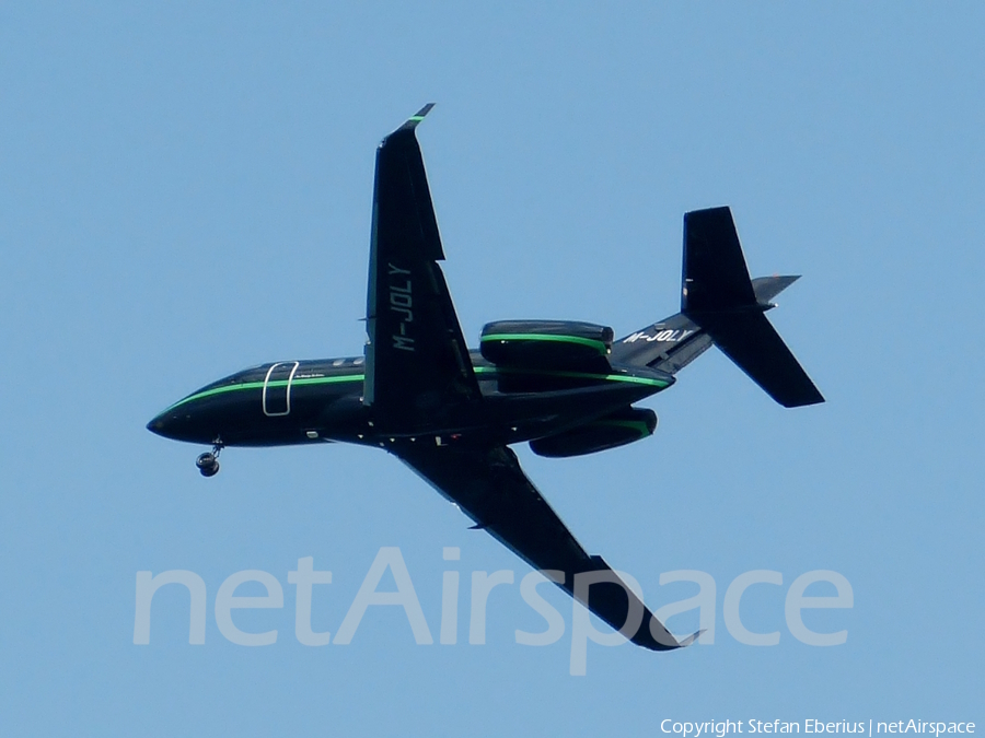 (Private) Raytheon Hawker 900XP (M-JOLY) | Photo 652885